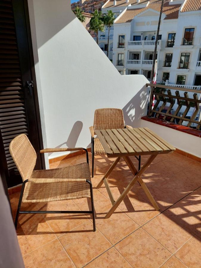 Greatly Located Apartment With Heated Pool, Los Cristianos 洛斯克里斯蒂亚诺斯 外观 照片