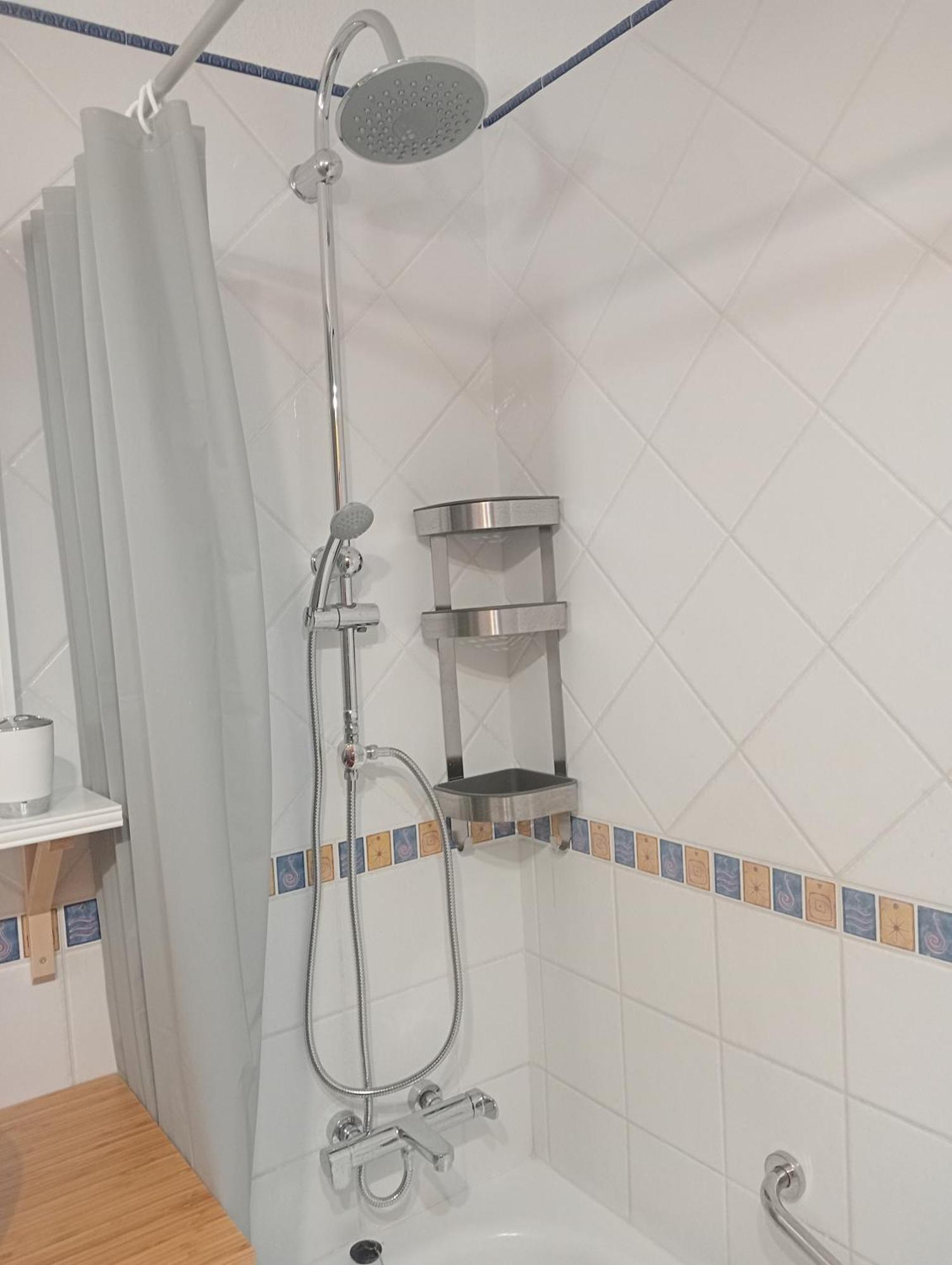 Greatly Located Apartment With Heated Pool, Los Cristianos 洛斯克里斯蒂亚诺斯 外观 照片
