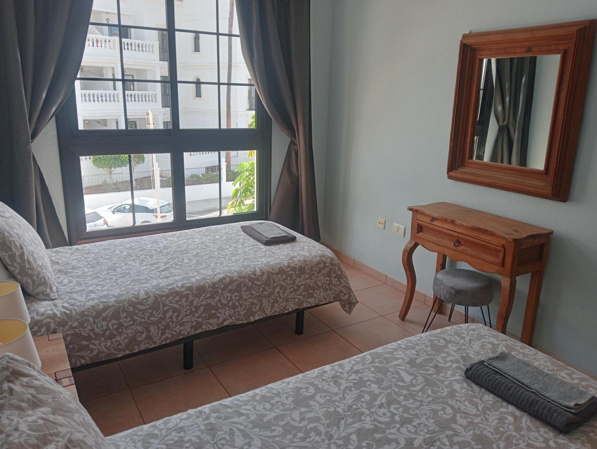Greatly Located Apartment With Heated Pool, Los Cristianos 洛斯克里斯蒂亚诺斯 外观 照片