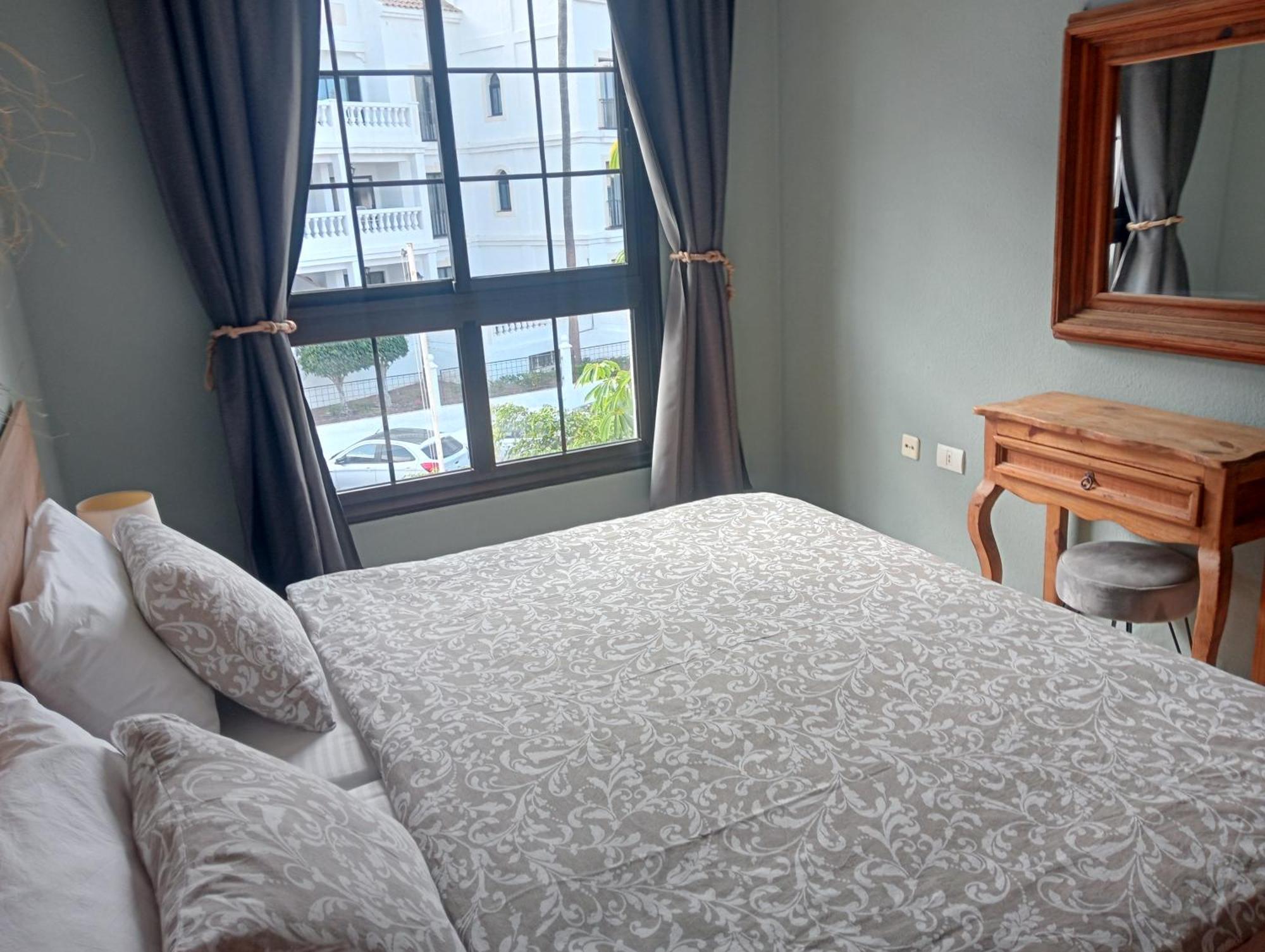 Greatly Located Apartment With Heated Pool, Los Cristianos 洛斯克里斯蒂亚诺斯 外观 照片