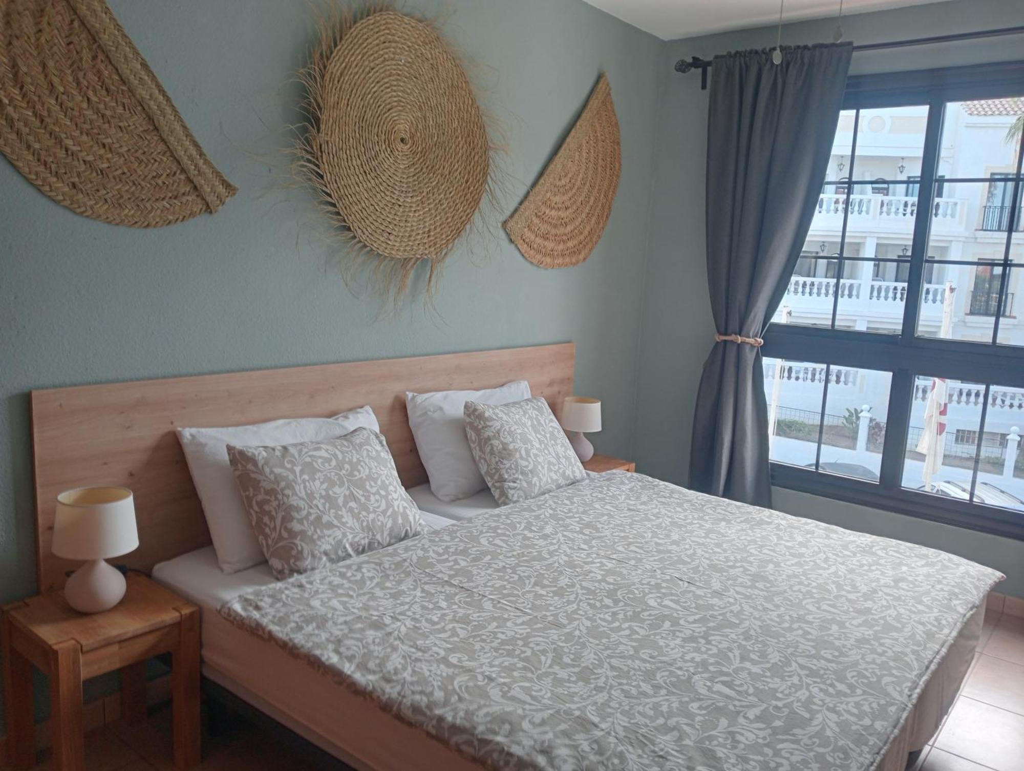 Greatly Located Apartment With Heated Pool, Los Cristianos 洛斯克里斯蒂亚诺斯 外观 照片