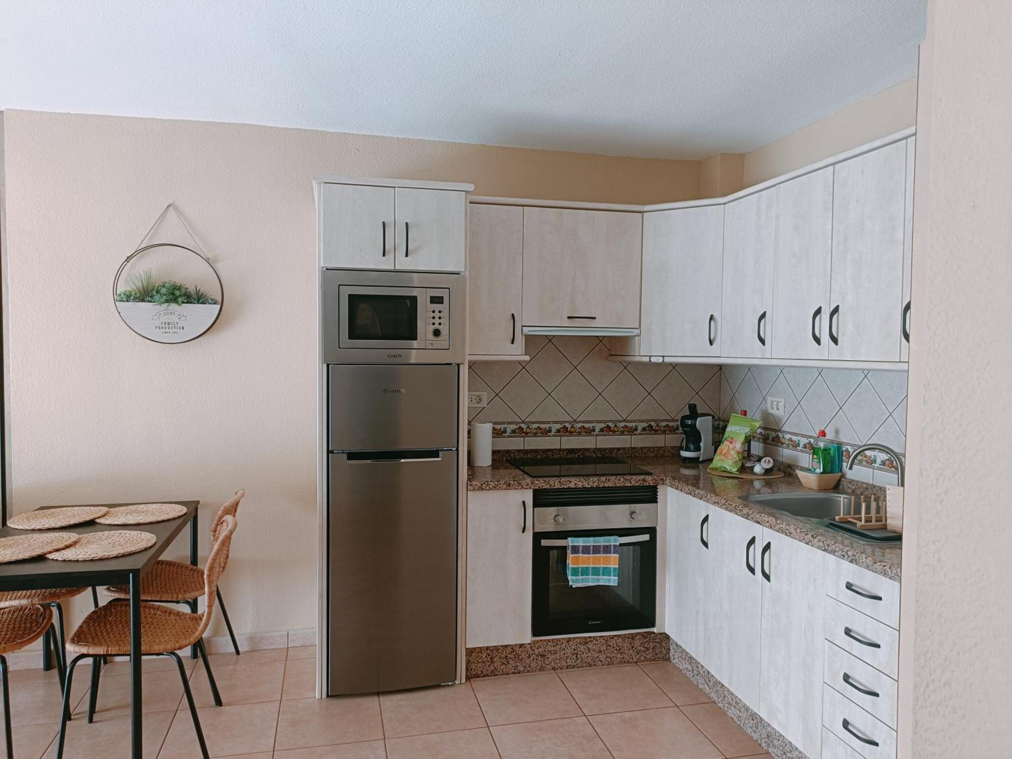 Greatly Located Apartment With Heated Pool, Los Cristianos 洛斯克里斯蒂亚诺斯 外观 照片