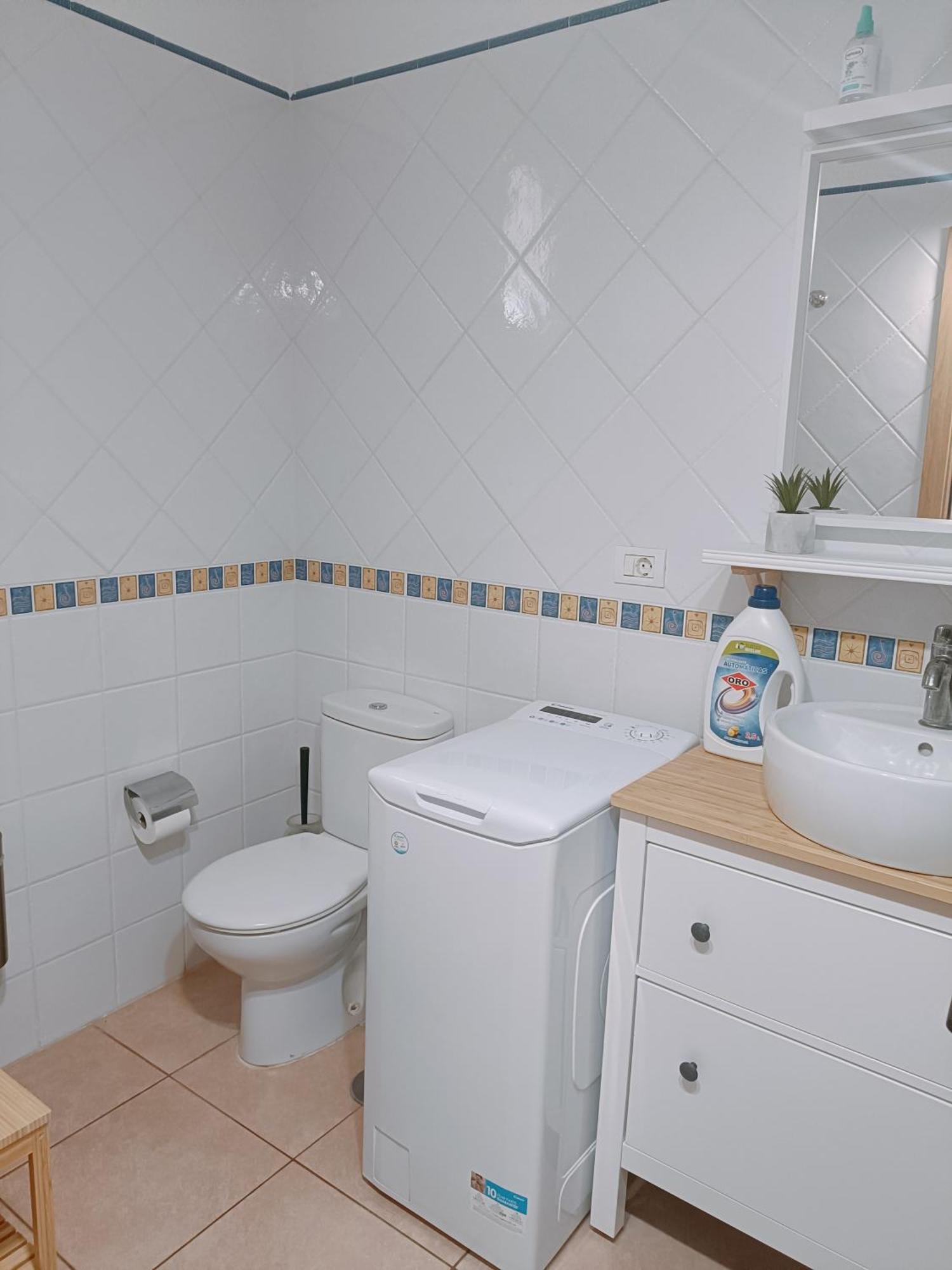 Greatly Located Apartment With Heated Pool, Los Cristianos 洛斯克里斯蒂亚诺斯 外观 照片